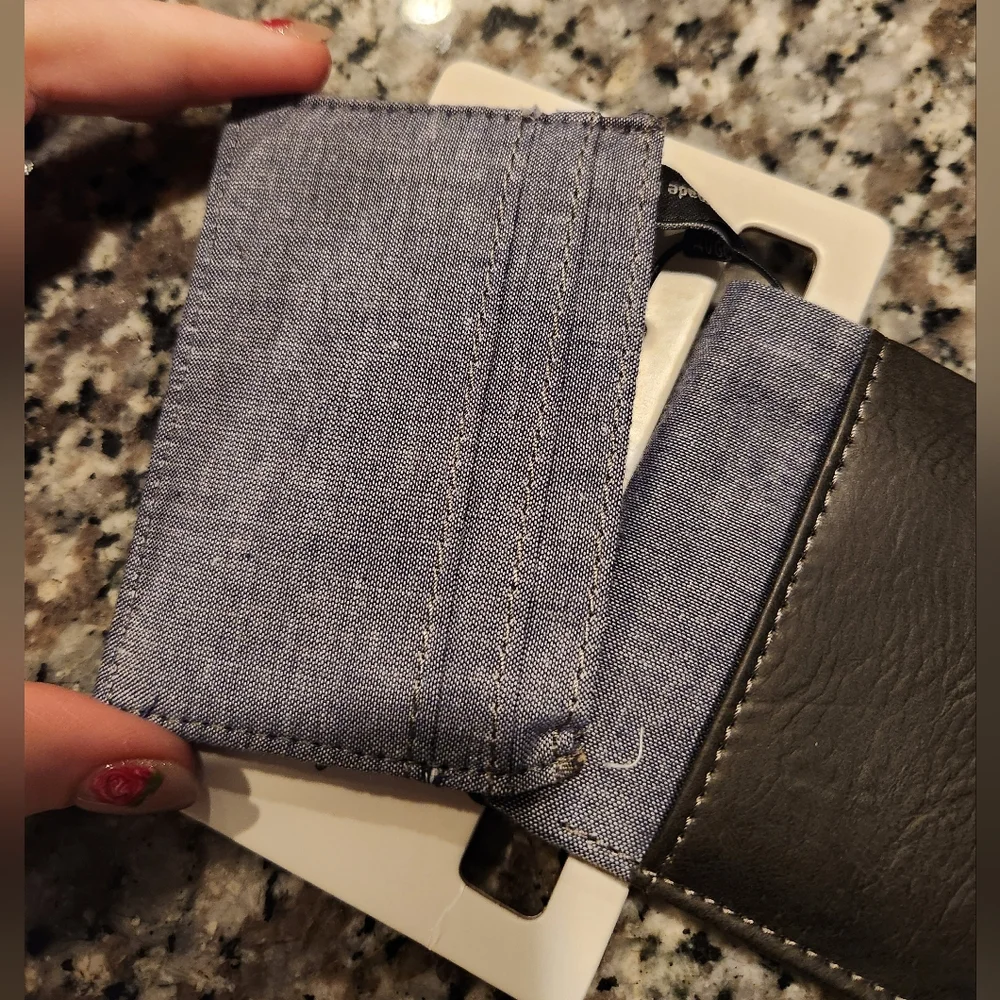 NWT Sun + Stone Mens RFID Wallet Black With Blue Accents
